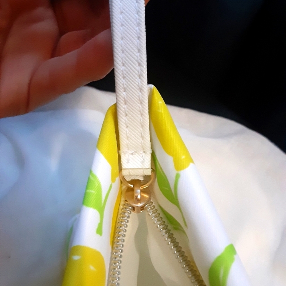 Lemon beach/makeup bag - Picture 3 of 4
